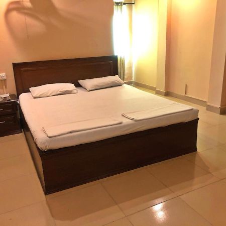 Babar House Otel Faysalabad Dış mekan fotoğraf