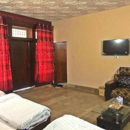 Babar House Otel Faysalabad Dış mekan fotoğraf