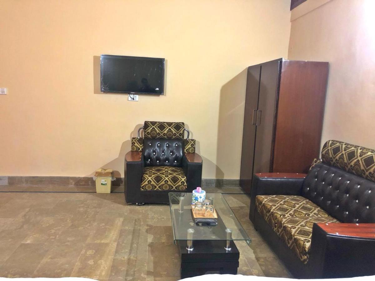 Babar House Otel Faysalabad Dış mekan fotoğraf