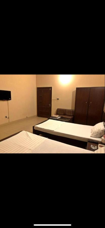 Babar House Otel Faysalabad Dış mekan fotoğraf